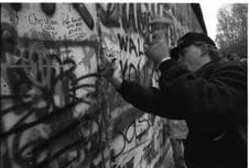 Guardando oltre il muro